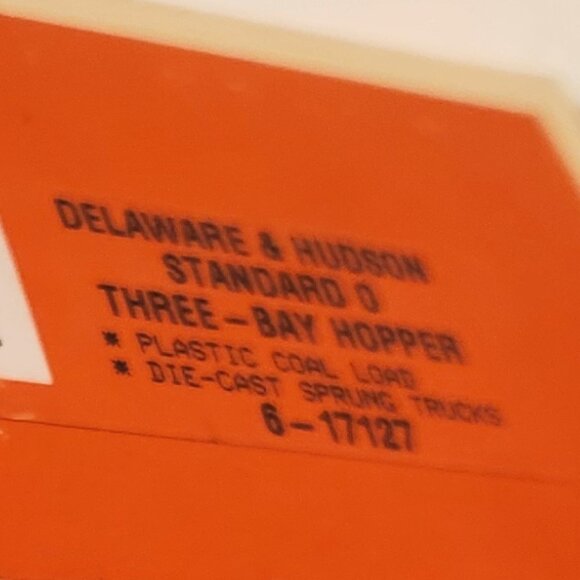 Lionel Delaware & Hudson Standard O Gauge Three-Bay Hopper Model 6-17127 - Picture 8 of 8